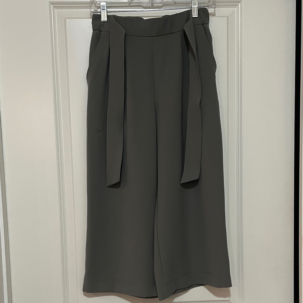 Lululemon Gray Wide-Leg Pants size 4